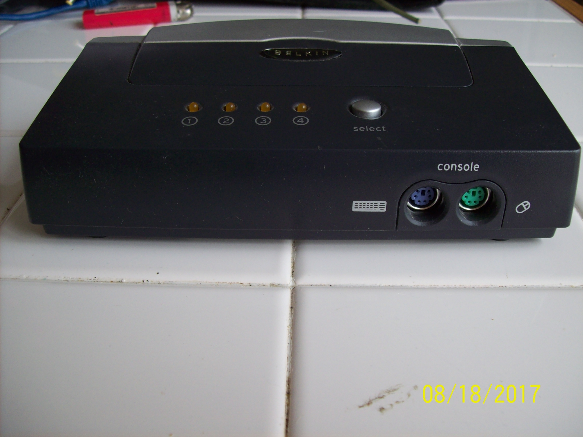 BELKIN Omniview E Series 4-port KVM Switch F1DB104P