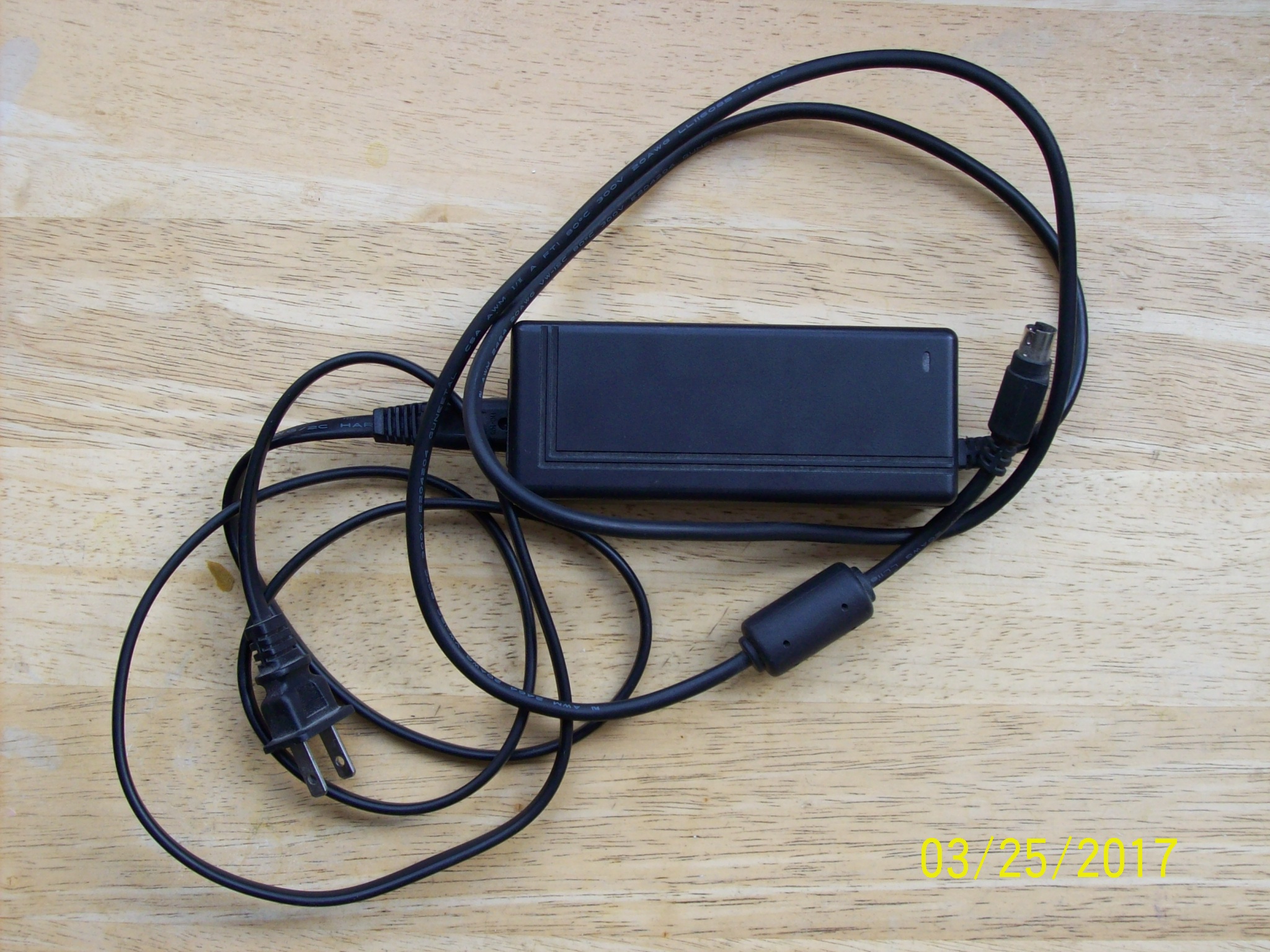 Switching Adapter-JHS-Q05/12-S335- Output: 12v 2a/5v 2a